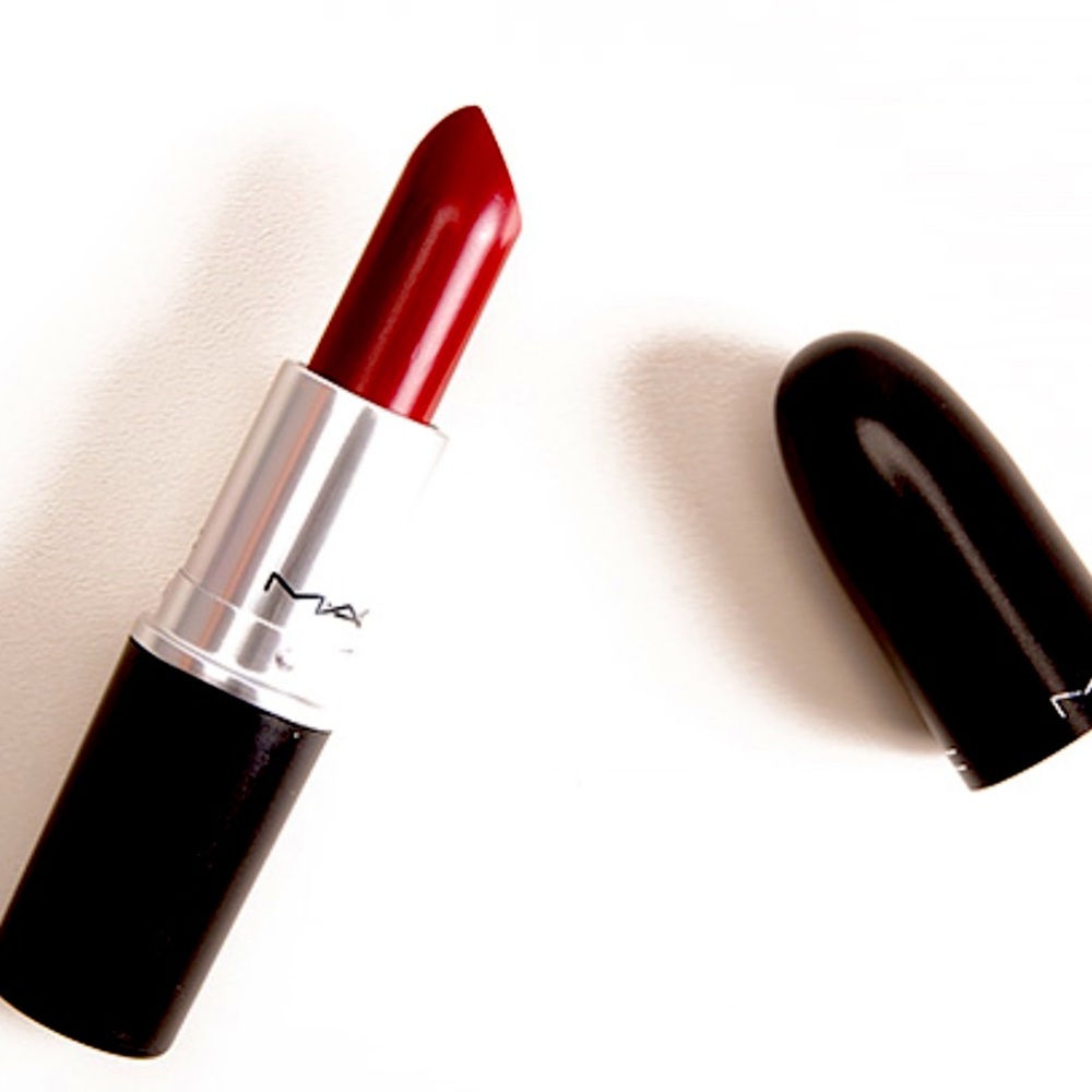 MAC Cosmetics Bold Lipstick in shade: DIVA